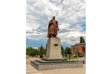 The first monument to Bohdan Khmelnytskyi