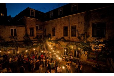 Мистецький дворик