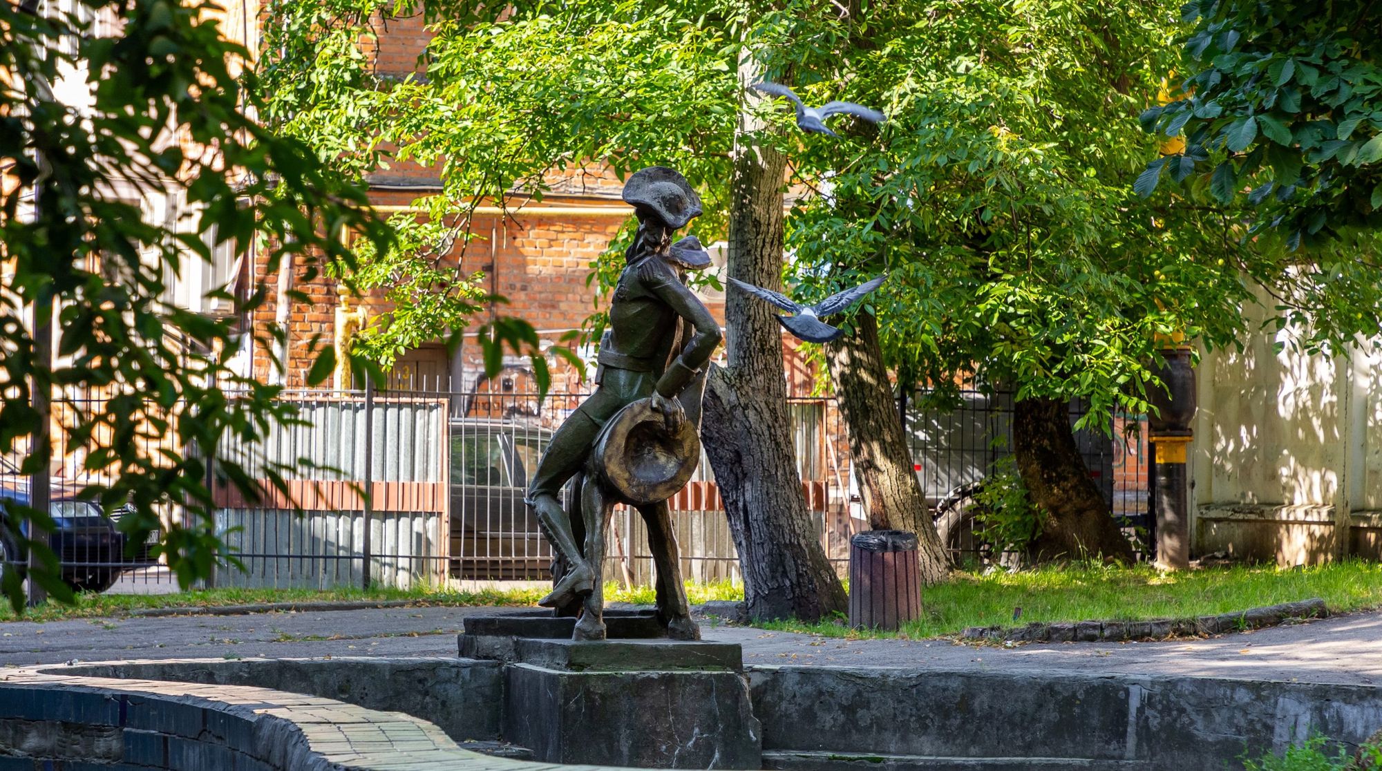 The Monument (fountain) to Baron Munchausen